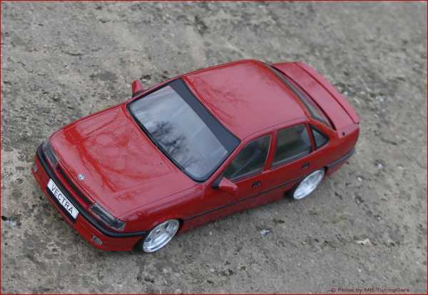 1:18 Opel Vectra A 2000 16V Bj.90 + Brock B1 Alufelgen